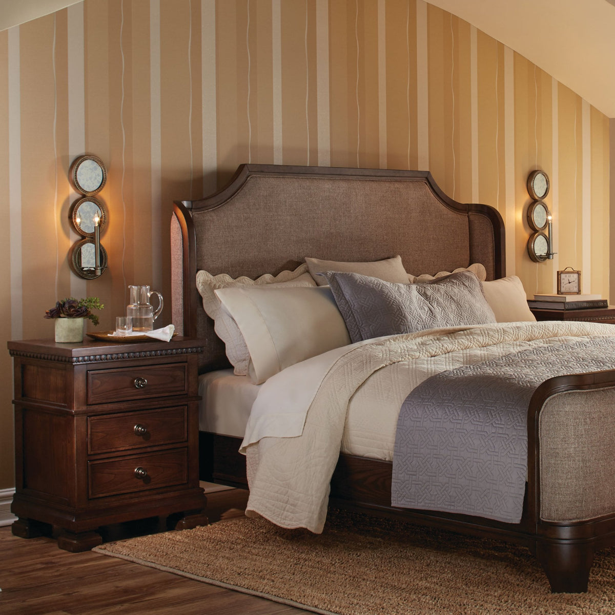 Rosalie Single Wall Light in Sterling Gold