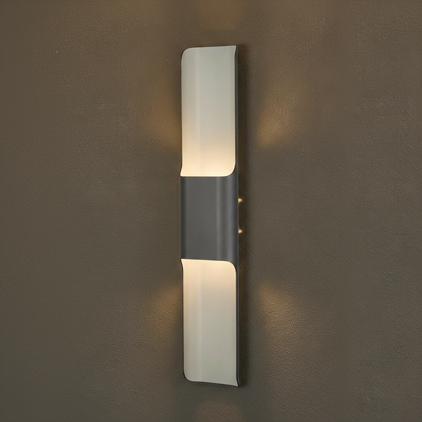 Jesmond 670 IP65 Exterior LED Wall Light in Anthracite with Even Open Curve Shade