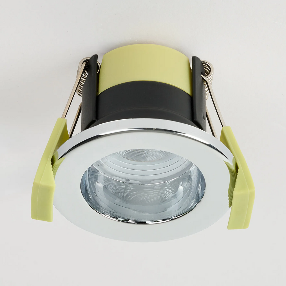 Chrome recessed downlight with cool white light