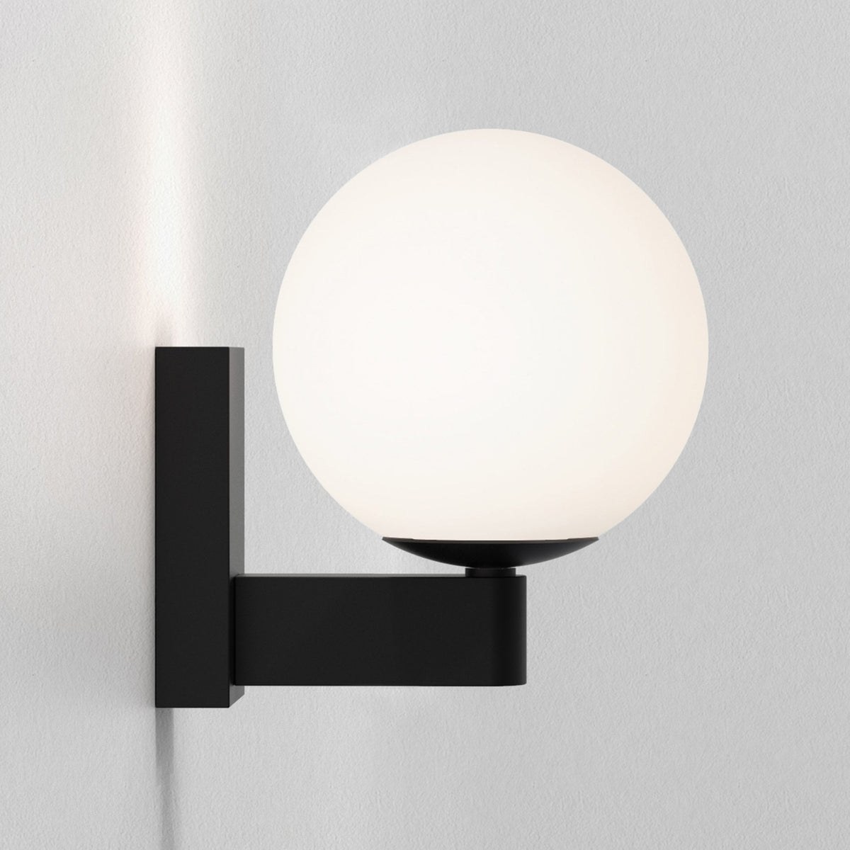 Sagara IP44 Bathroom Wall Light in Matt Black