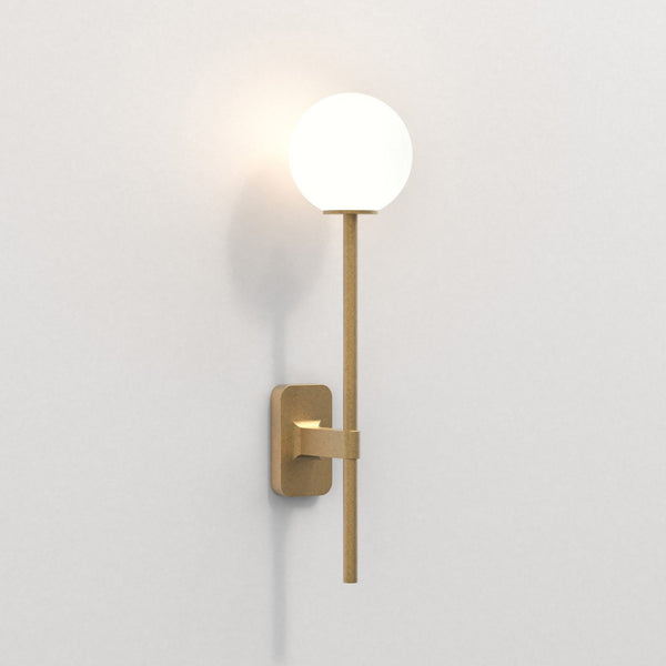 Tacoma IP44 Single Grande wall Light in Antique Brass