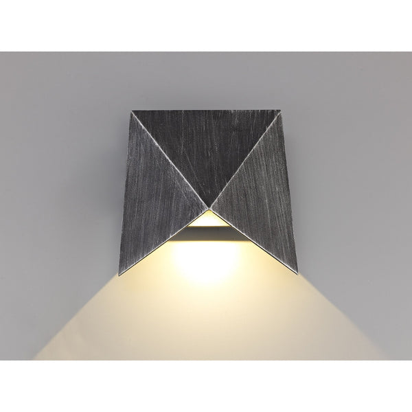 Iisington 7W LED IP54 Wall Lamp in Black and Silver