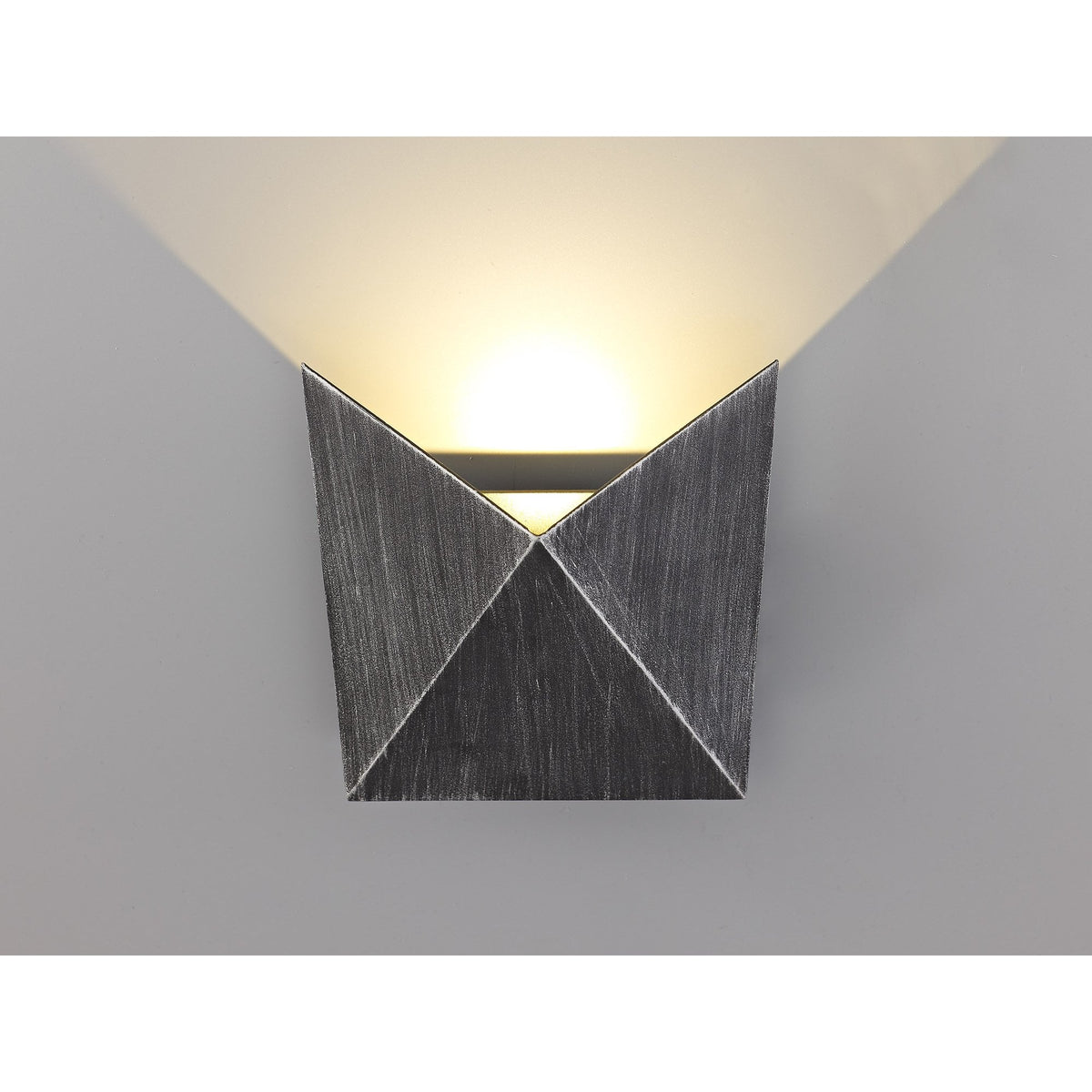 Iisington 7W LED IP54 Wall Lamp in Black and Silver