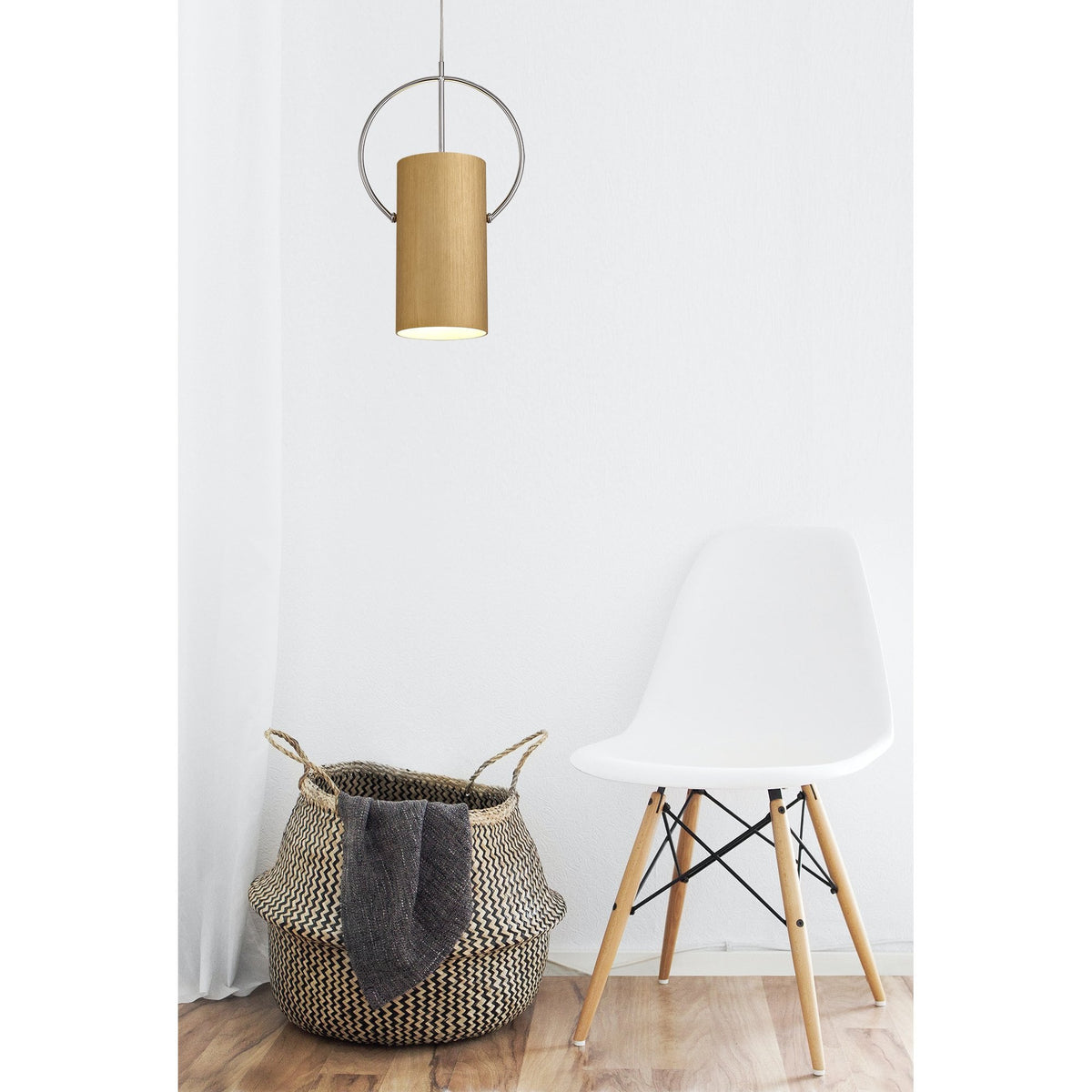 Ashreigney Single Pendant in Gold and Polished Chrome