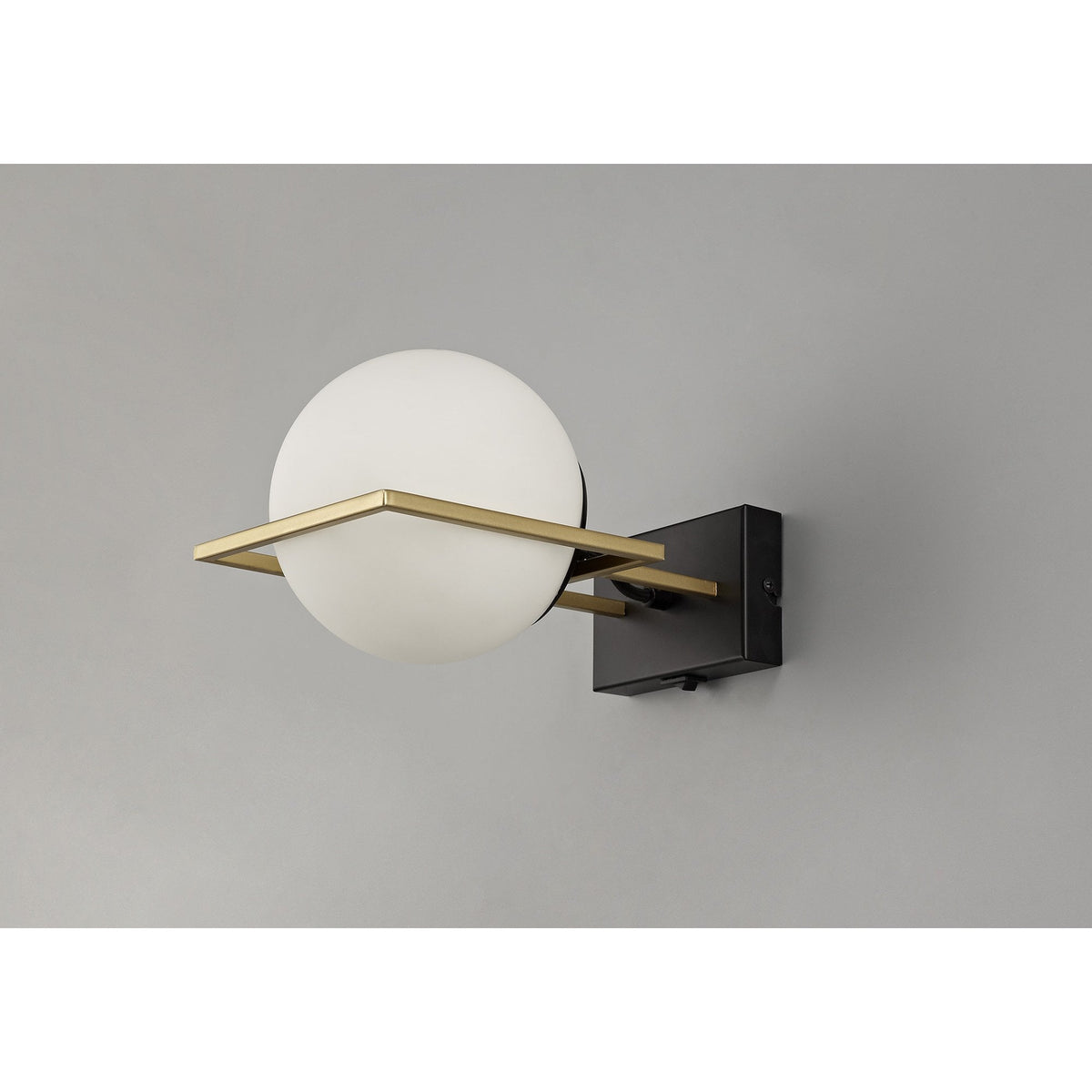 Holcombe Switched Wall Light in Matt Black & Painted Gold