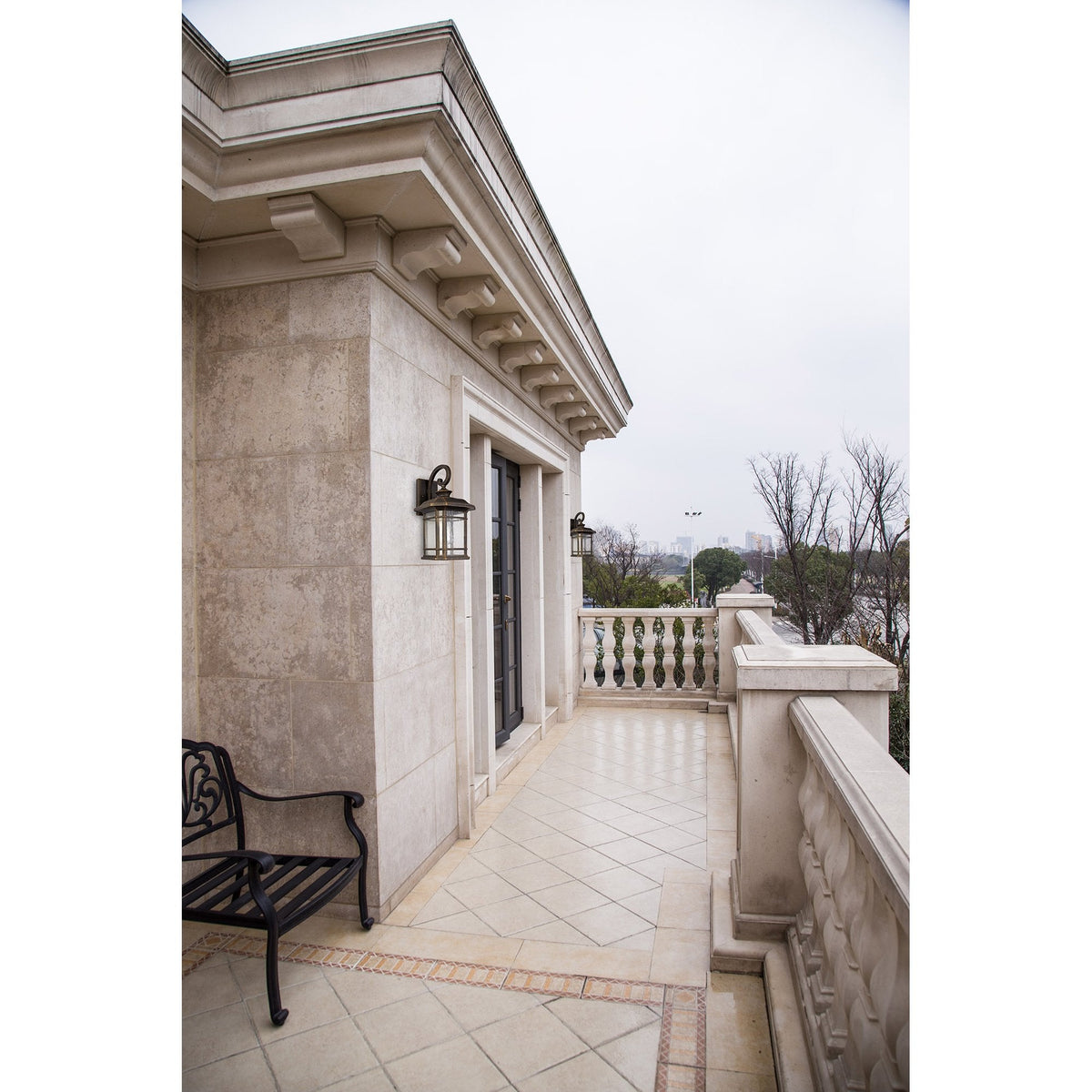 Bittadon Wall Lantern in Brushed Black and Gold with Seeded Glass