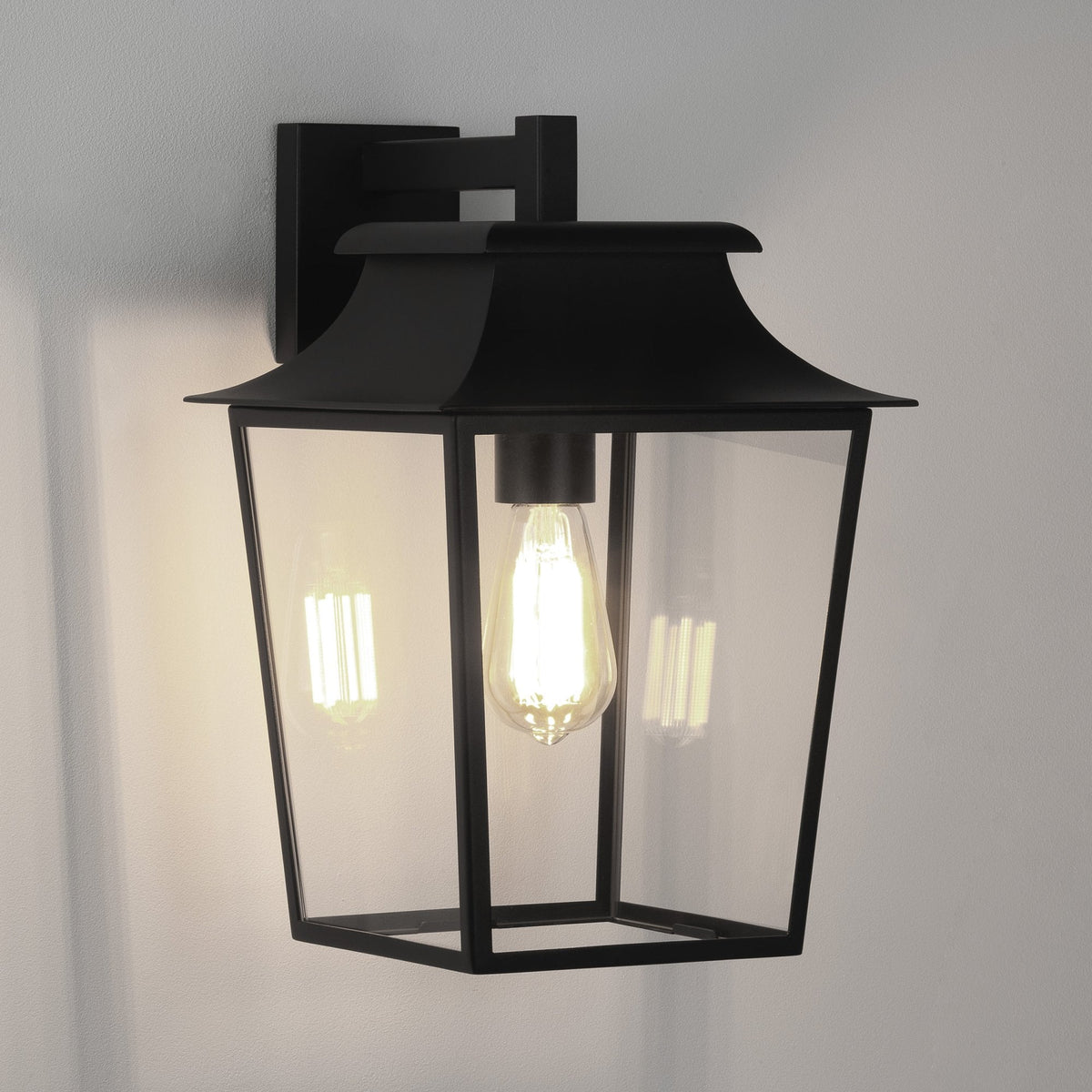 Richmond 254 Textured Black Wall Lantern