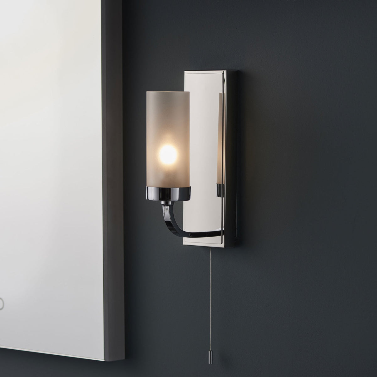 Edrea IP44 Switched Bathroom Wall Light in Chrome