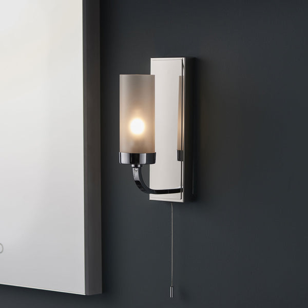 Edrea IP44 Switched Bathroom Wall Light in Chrome