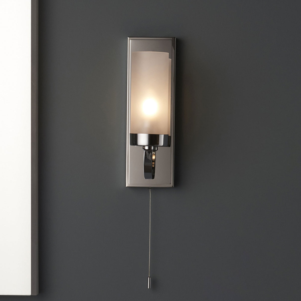 Edrea IP44 Switched Bathroom Wall Light in Chrome