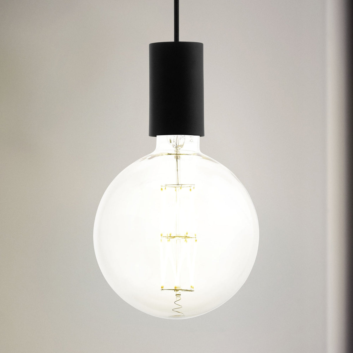 Pozueta Single Pendant in Black