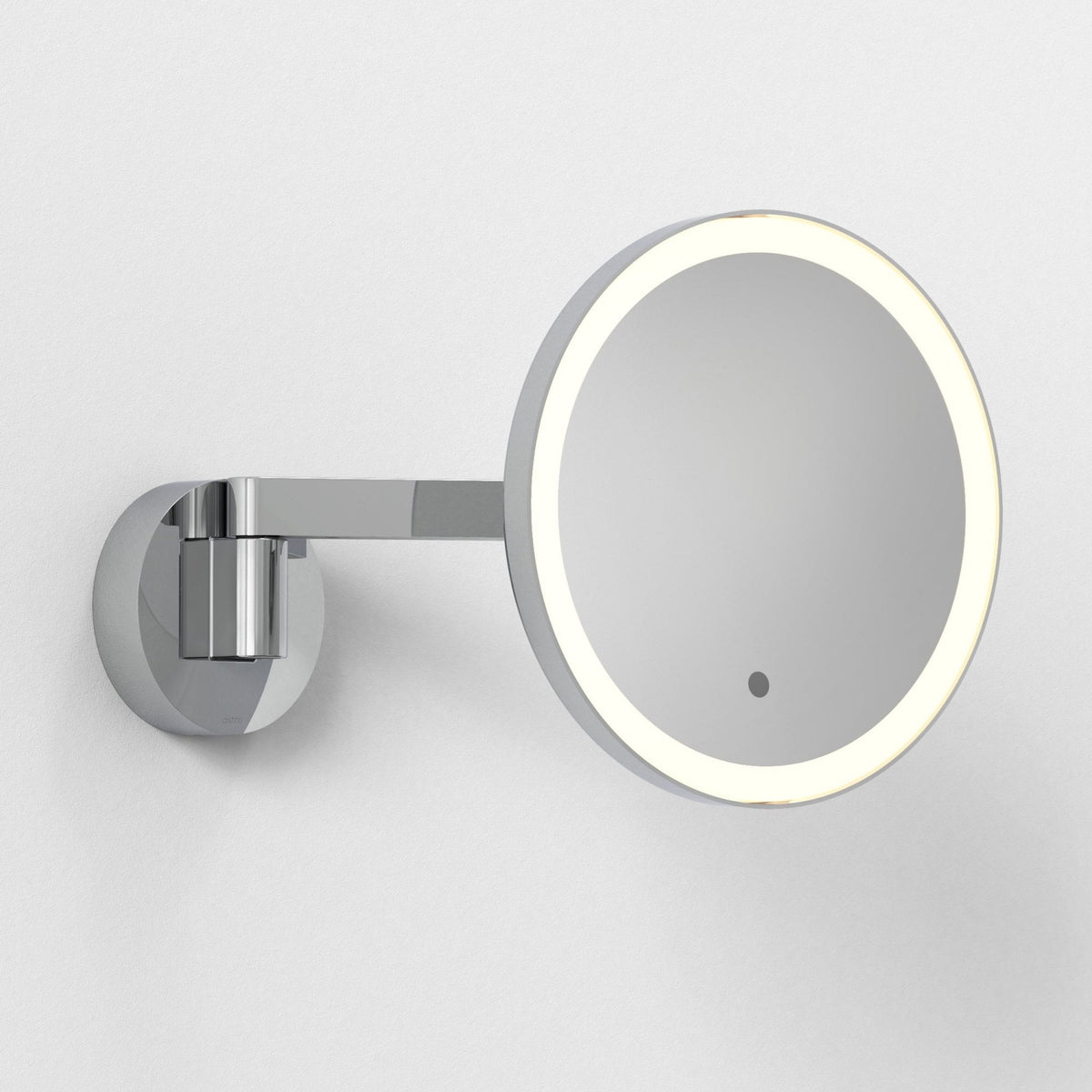 Nagoya IP44 Switched Round Illuminated Magnifying Mirror in Polished Chrome