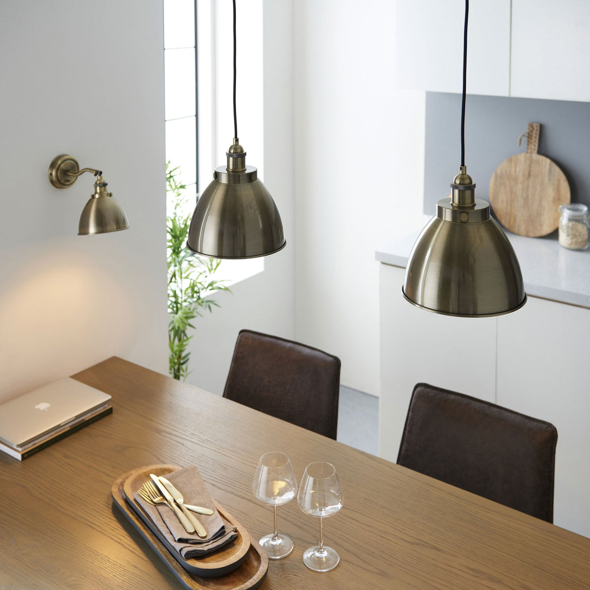 Franklin Single Wall Light in Antique Brass Finish