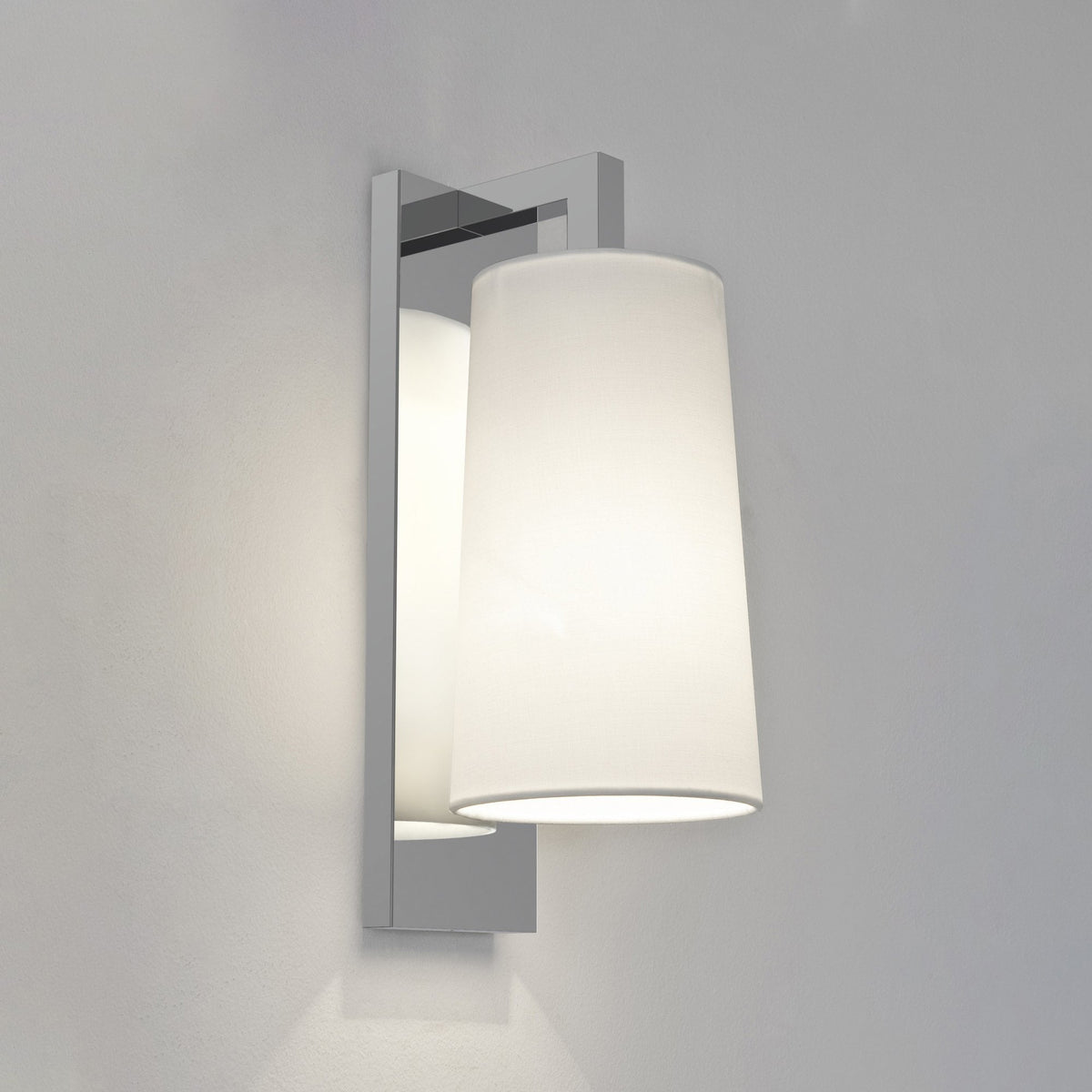 Lago 280 IP44 Wall Light in Polished Chrome