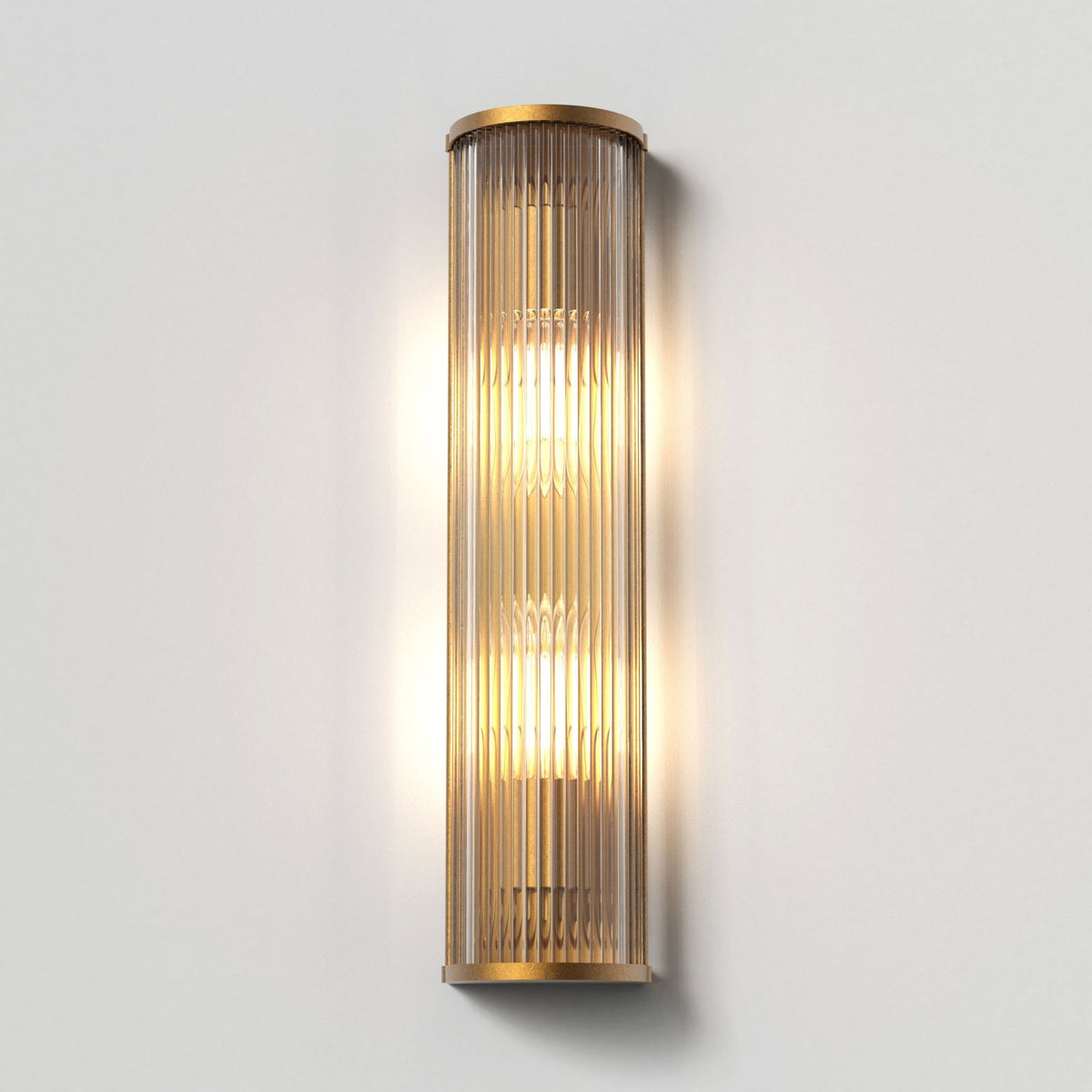 Avignon Round 525 Wall Light in Antique Brass