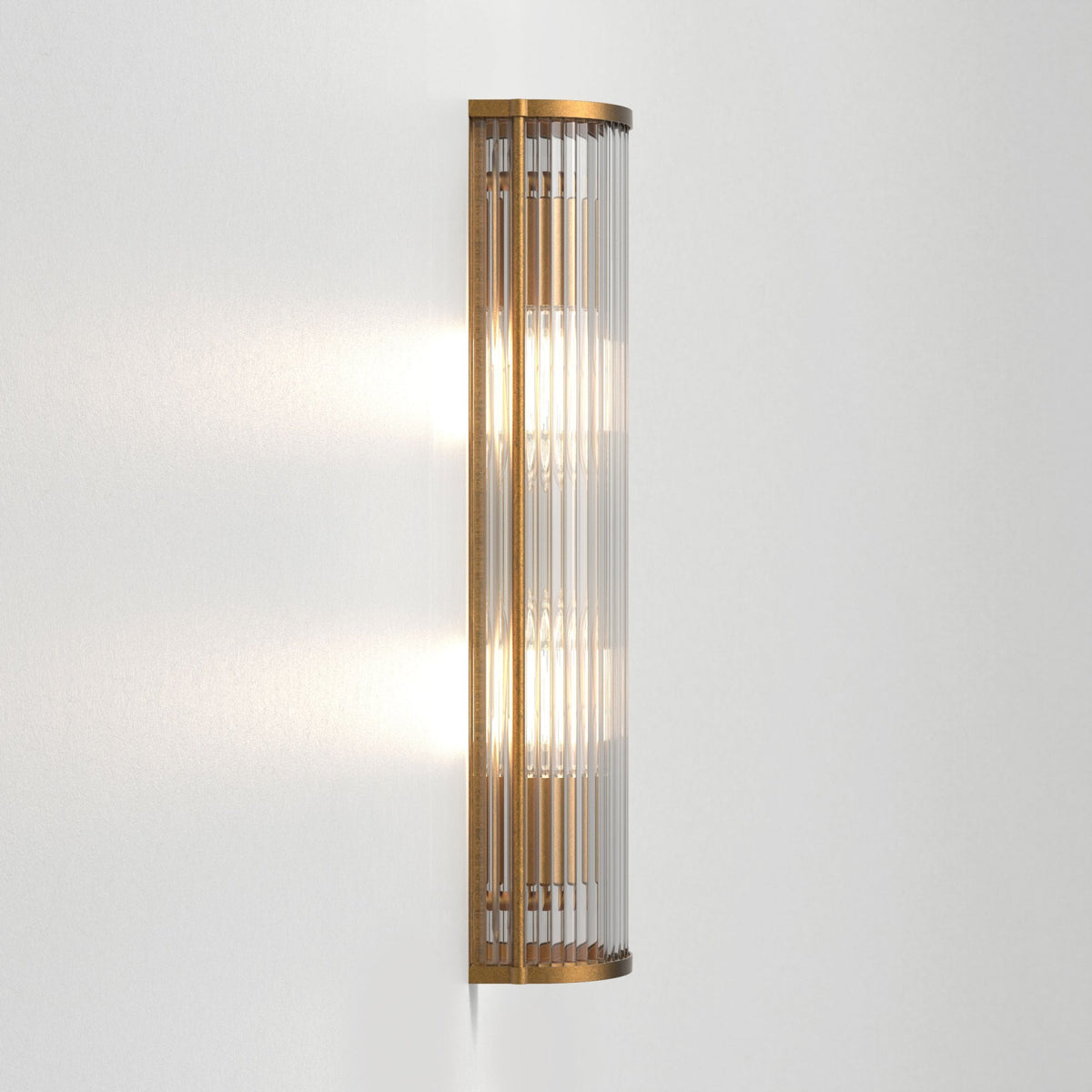 Avignon Round 525 Wall Light in Antique Brass