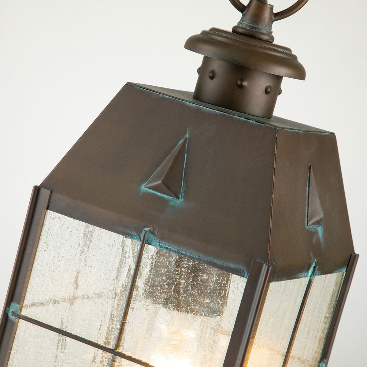 Nantucket Medium Exterior Chain Pendant Lantern in Aged Brass