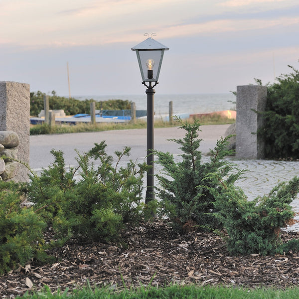 Benu IP23 Galvanized Path Light with Black Persius Pole