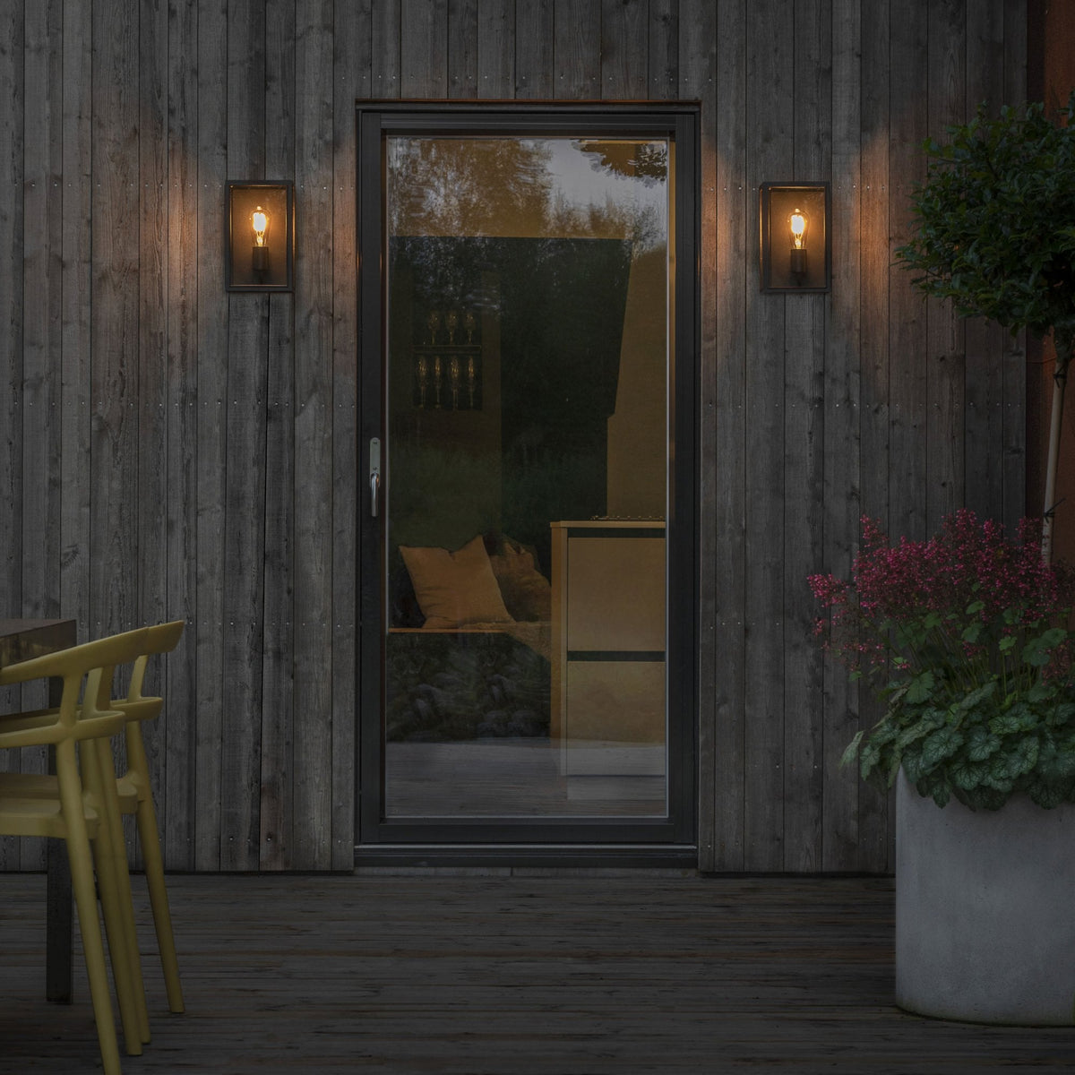 Carpi Medium IP44 Exterior Wall Light in Black