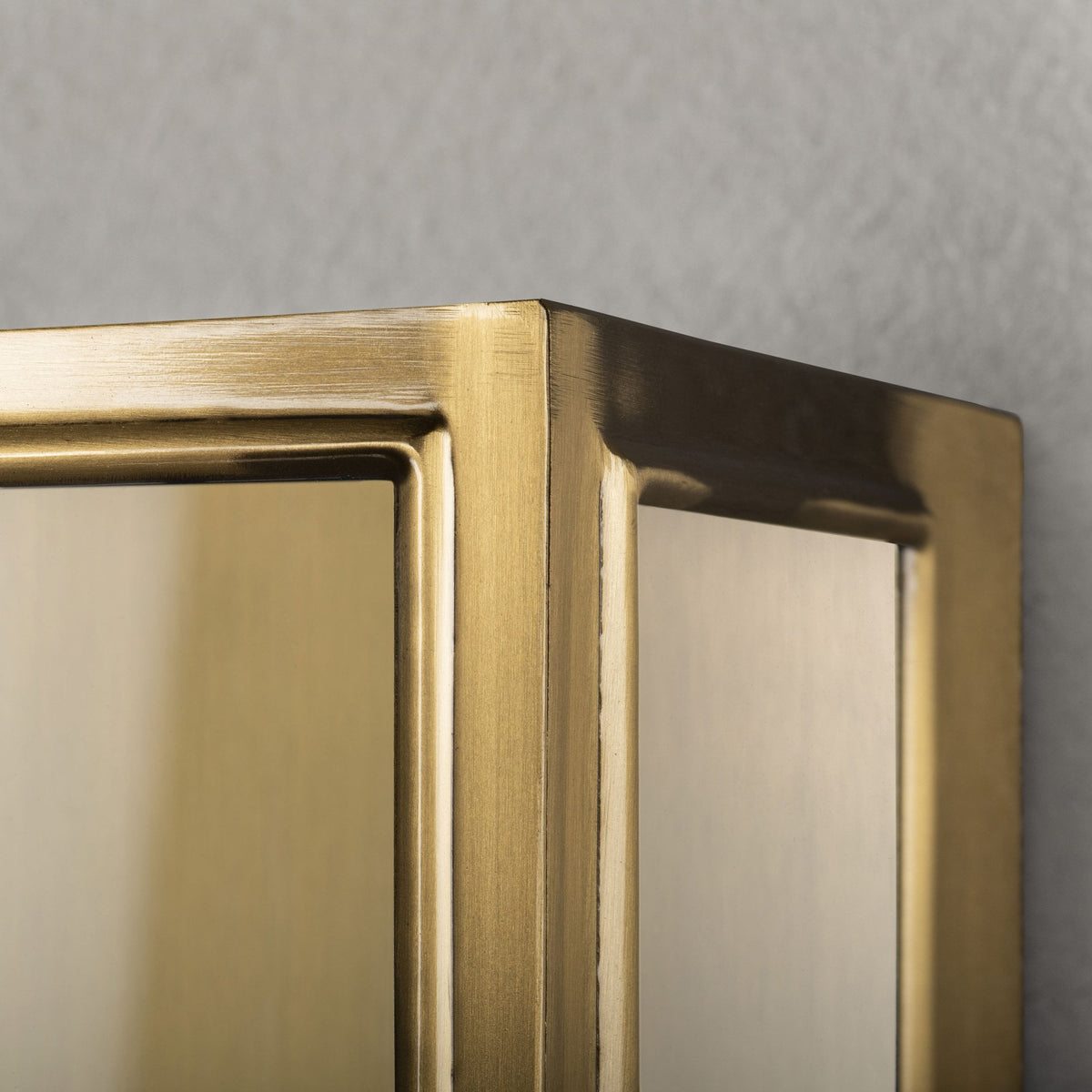 Carpi Large IP44 Exterior Wall Light in Brass