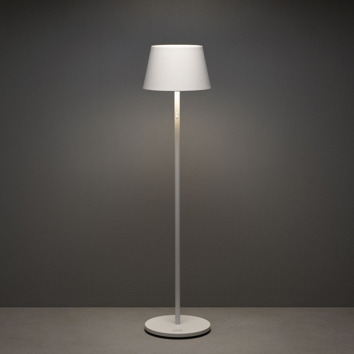 Pomezia IP54 USB Charged LED Floor Light in White