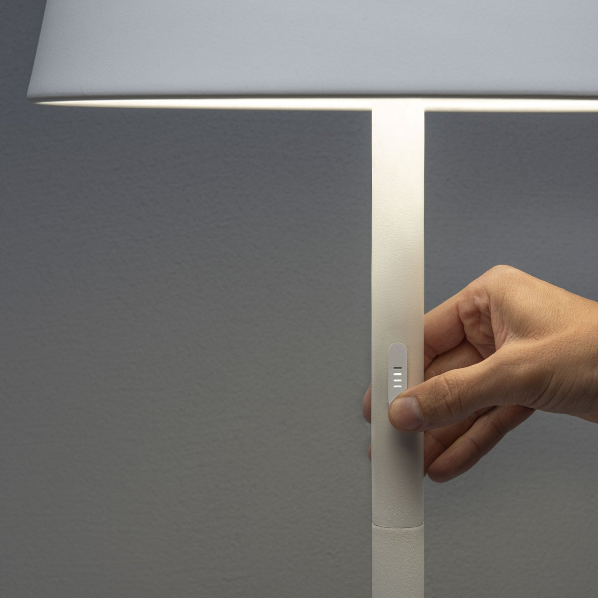 Pomezia IP54 USB Charged LED Floor Light in White