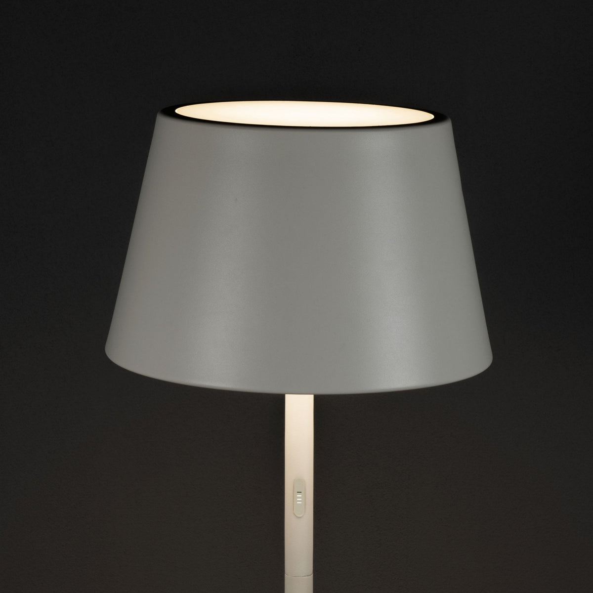 Pomezia IP54 USB Charged LED Floor Light in White