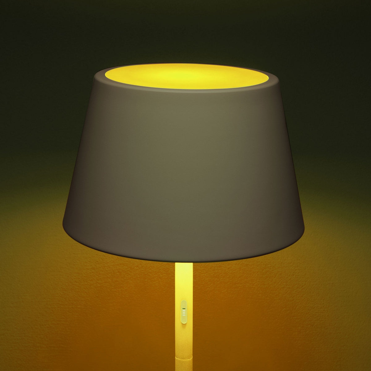 Pomezia IP54 USB Charged LED Floor Light in White