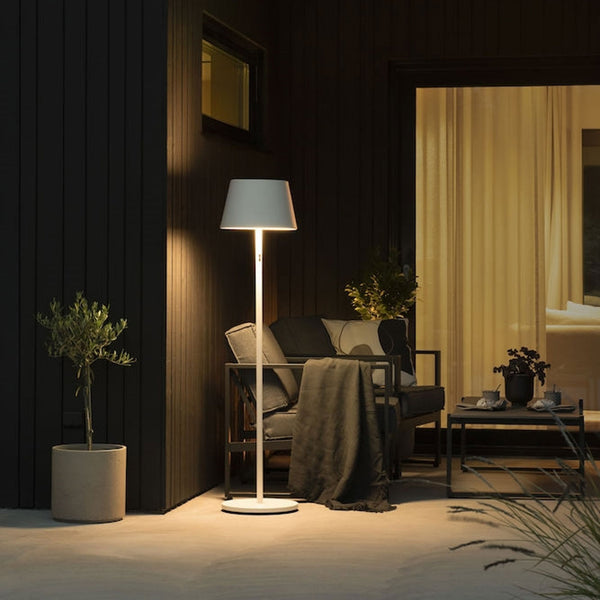 Pomezia IP54 USB Charged LED Floor Light in White