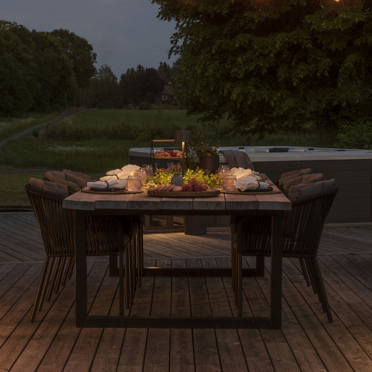 Positano IP54 USB Charged Round LED Table Light in Black