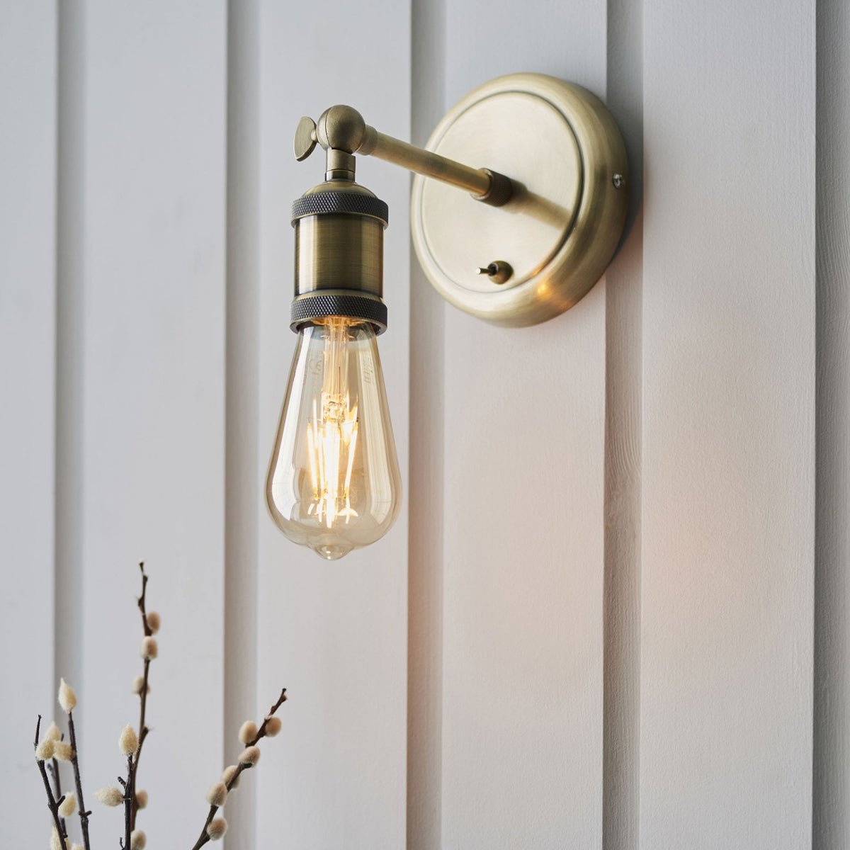 Hal Single Antique Brass Wall Light
