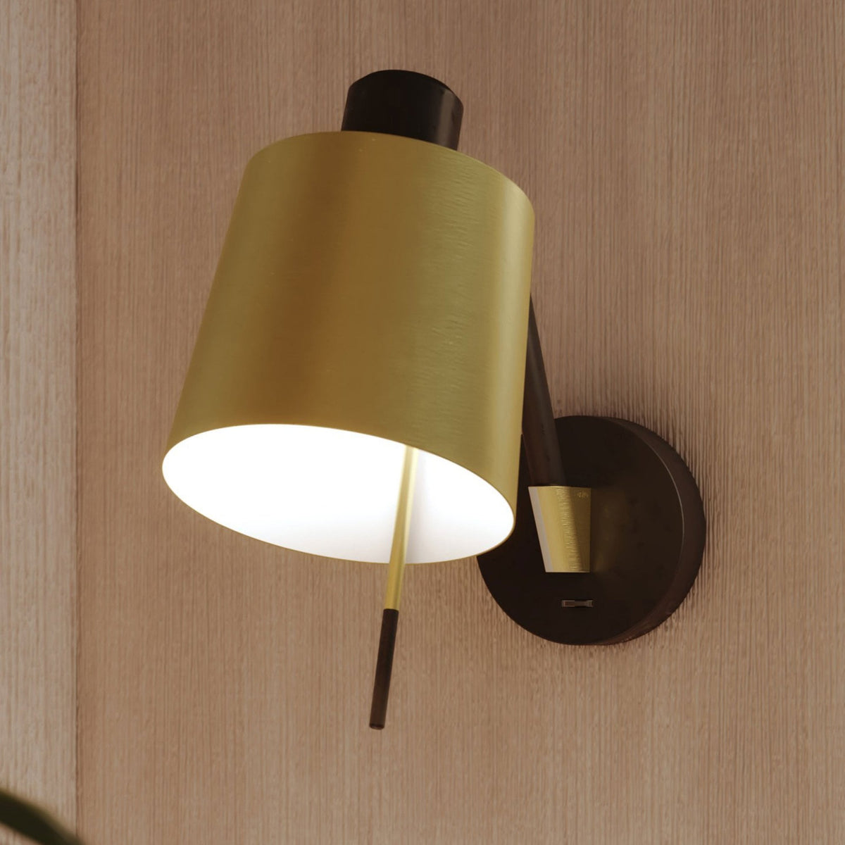 Edward Adjustable Switched Wall Light in Matt Black
