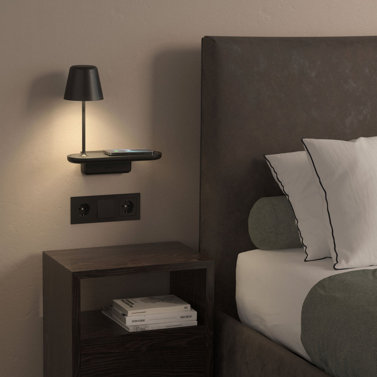 Ito Wireless and USB Charging Wall Reading Light in Matt Black