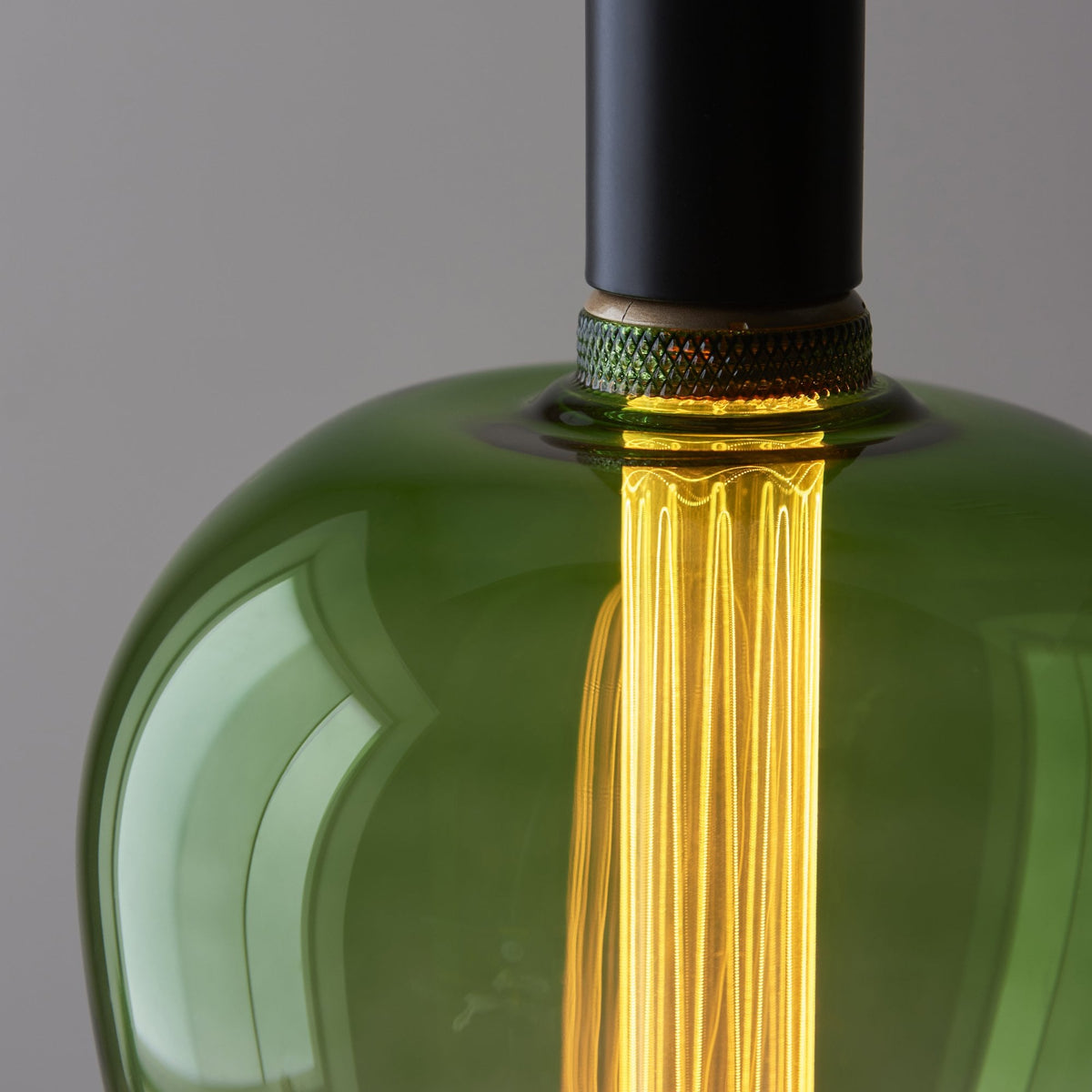 E27 Roves Green & Pink Extra Warm White LED 2.8W 1800K 100lm