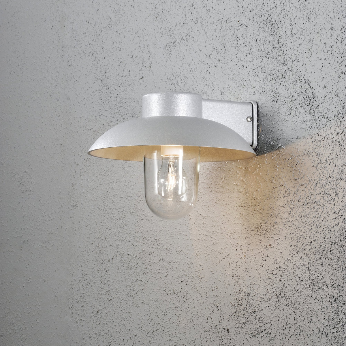 Mani Outdoor IP44 E27 Wall Light in Grey