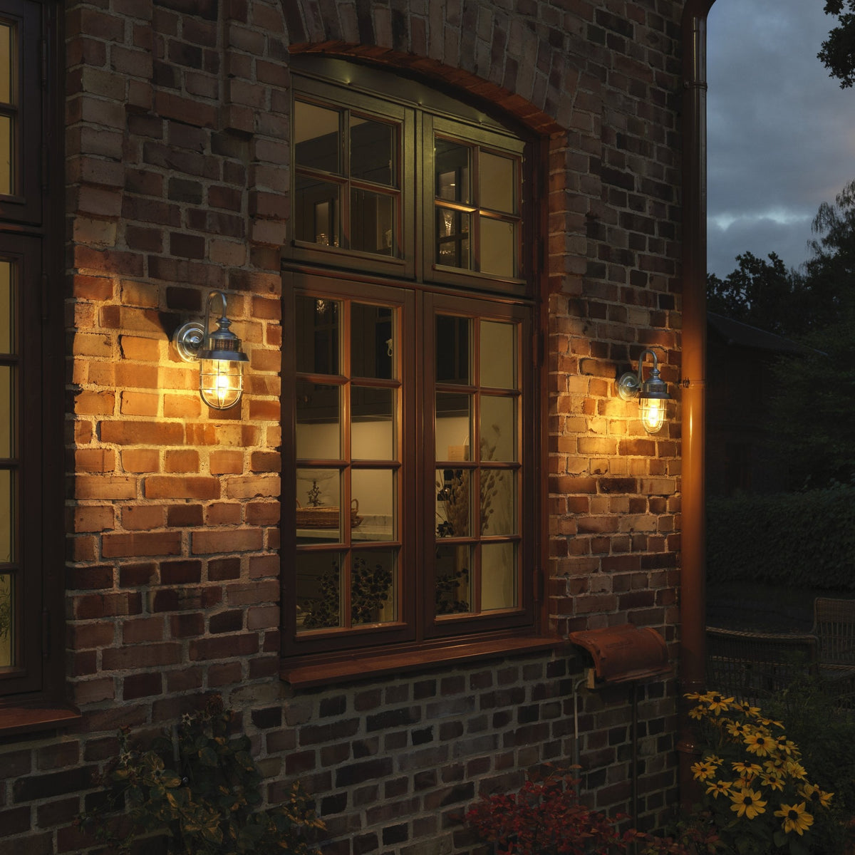 Cerignola Galvanised IP44 E27 Wall Light