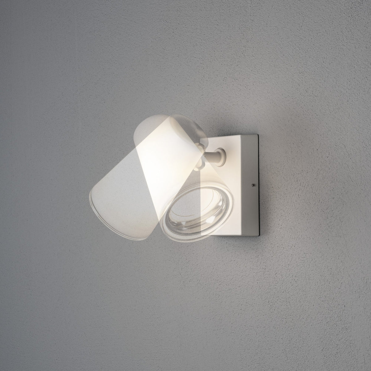Fano IP54 Outdoor Adjustable E27 Wall Light in White