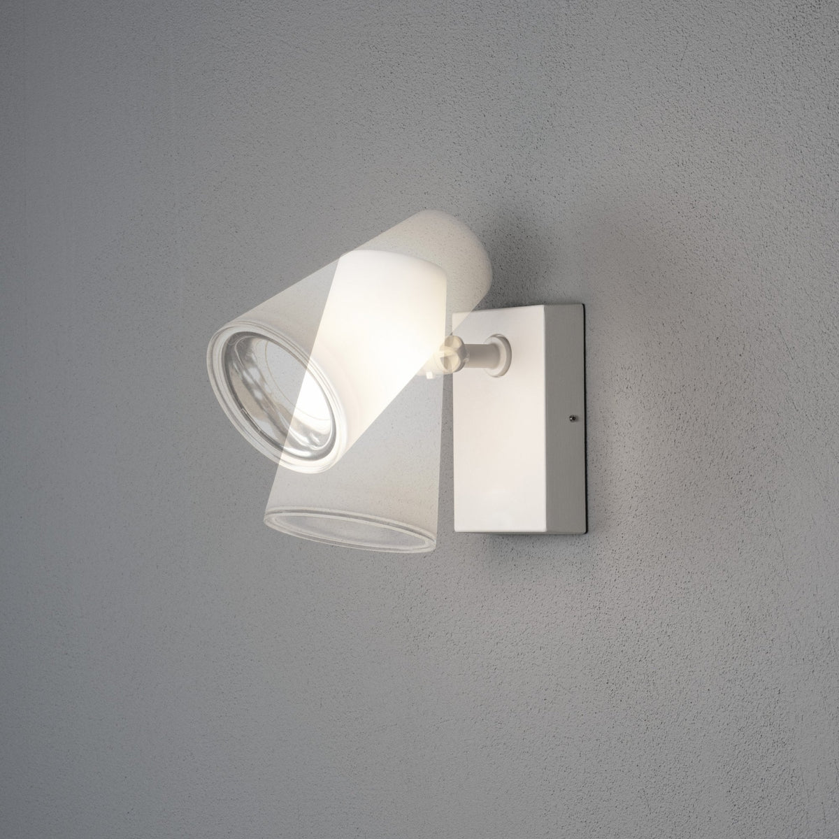 Fano IP54 Outdoor Adjustable E27 Wall Light in White
