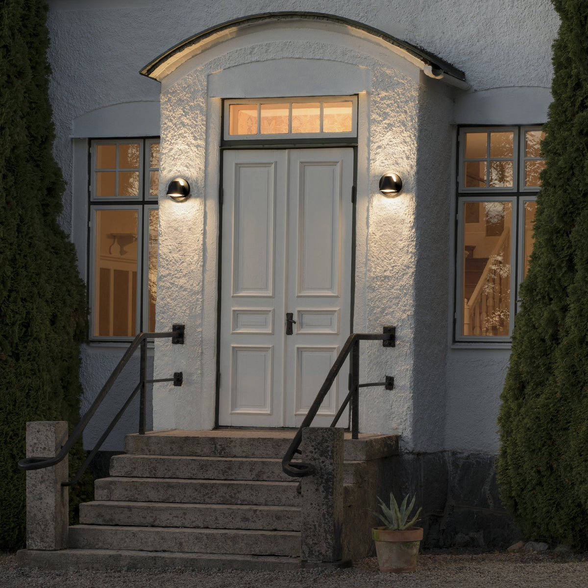 Hild IP44 Outdoor Twin 5w LED Wall Light in Black