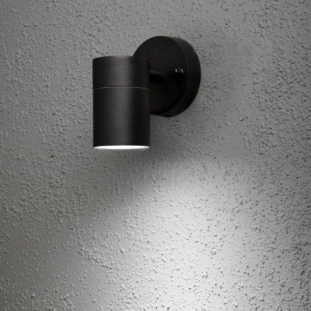 Modena Outdoor IP44 Single GU10 Wall Light in Black