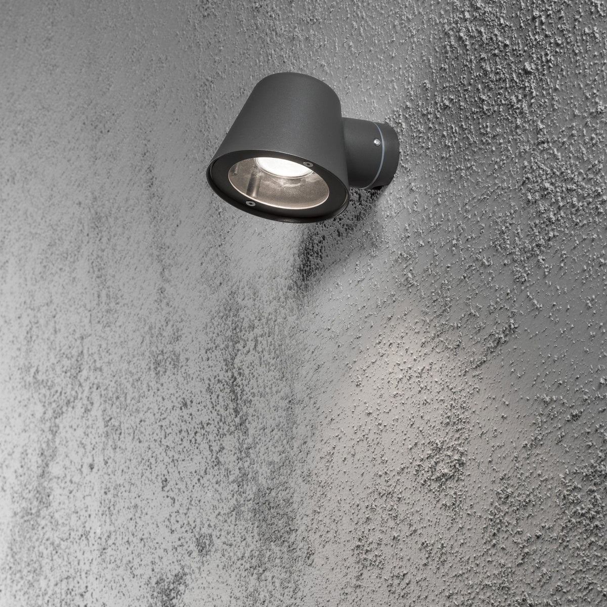 Trieste Outdoor IP44 Mast GU10 Wall Light in Anthracite