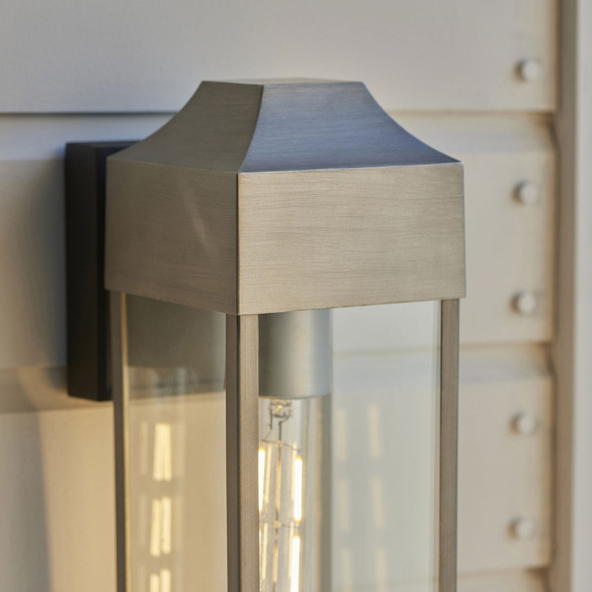 Georgian IP44 E27 Wall Light in Brushed Silver