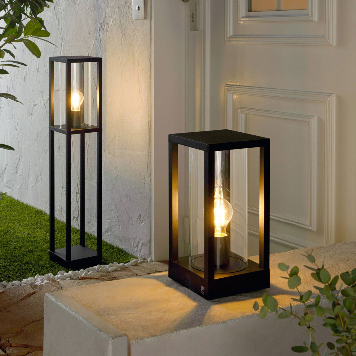 Cascinetta IP54 Exterior Pedestal Light in Black