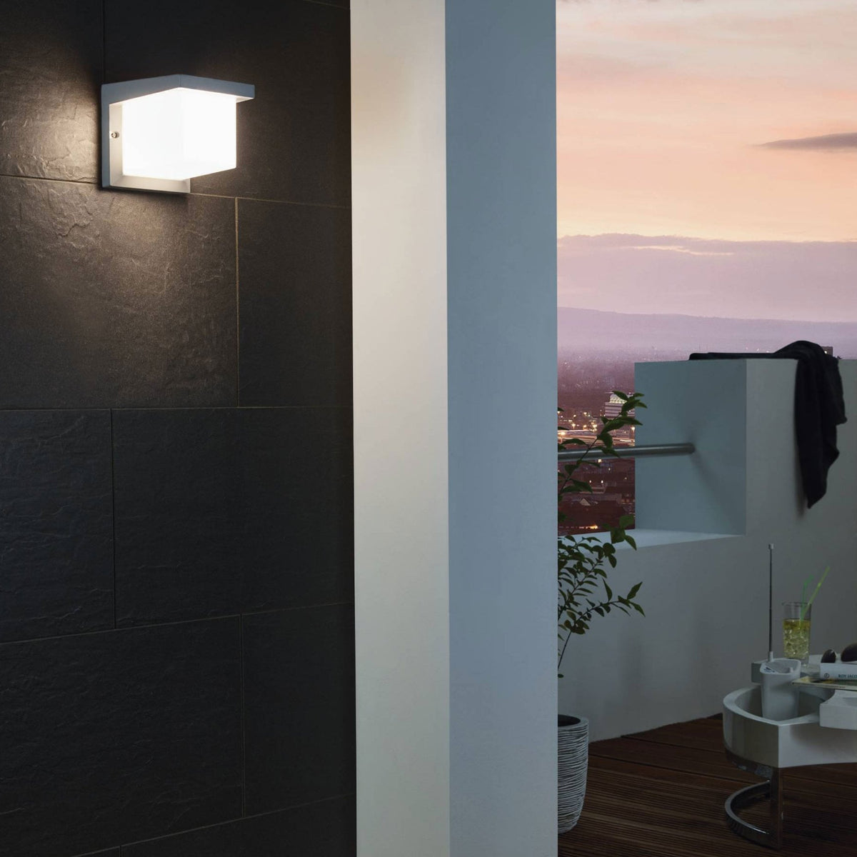 Desella 1 LED Exterior Wall Light in Anthracite