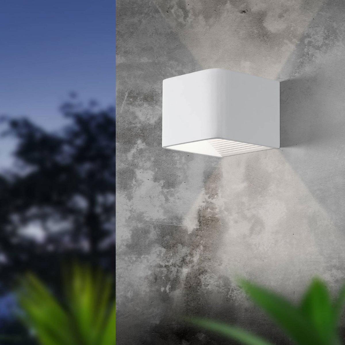 Doninni 1 LED IP55 Outdoor Wall Light in White