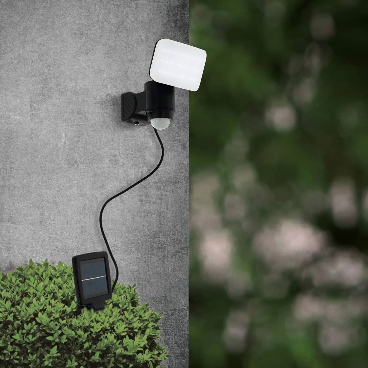 Casabas Solar PIR Motion Sensor Outdoor LED Light in Black