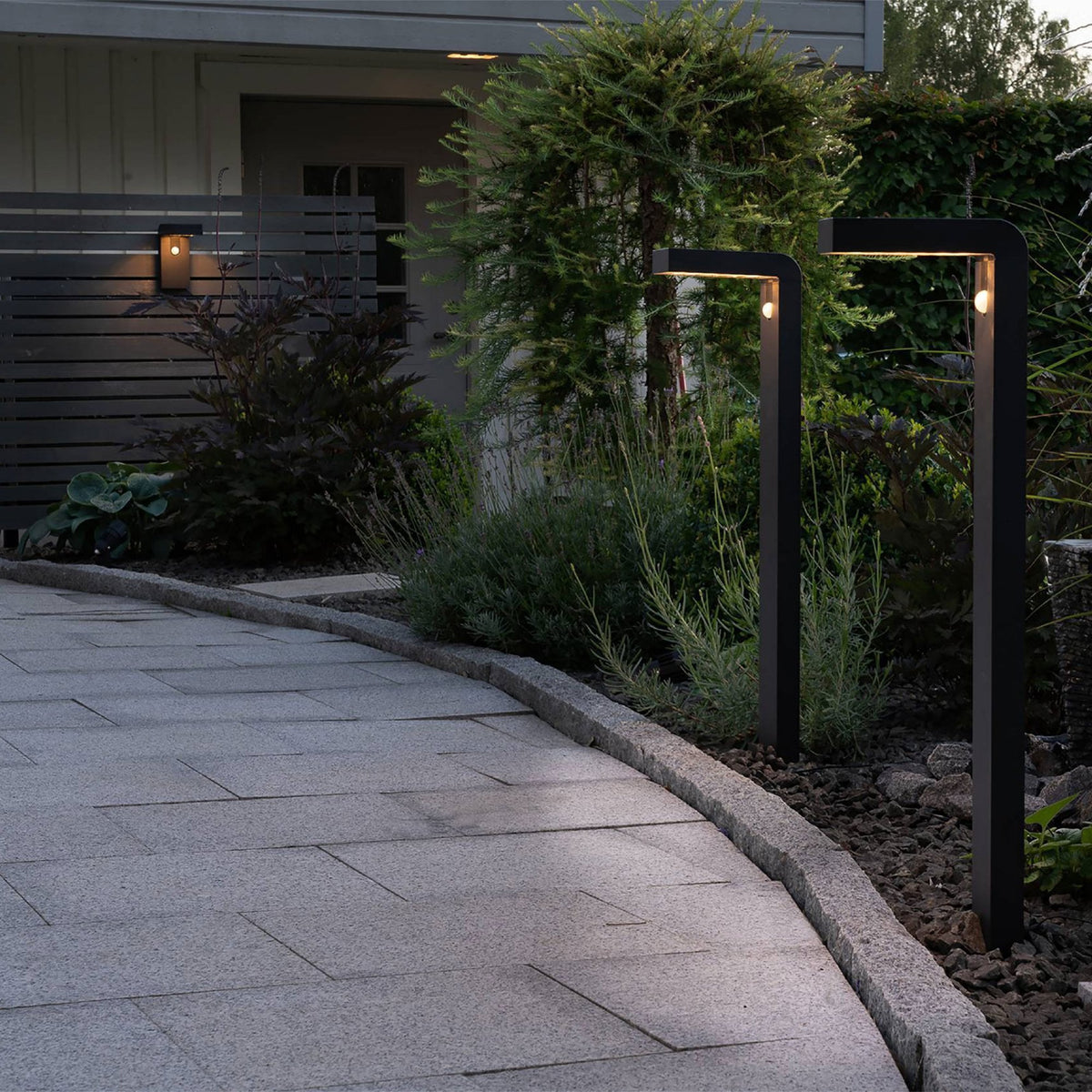 Baracconi Solar PIR LED Dusk to Dawn Post Spike Light in Black