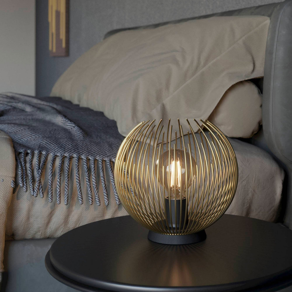 Venezuela Table Lamp in Black and Gold