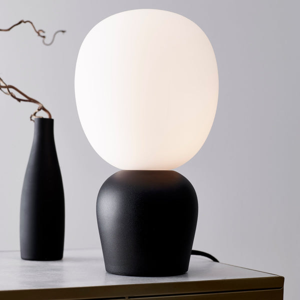 Buddy Table Lamp in Black