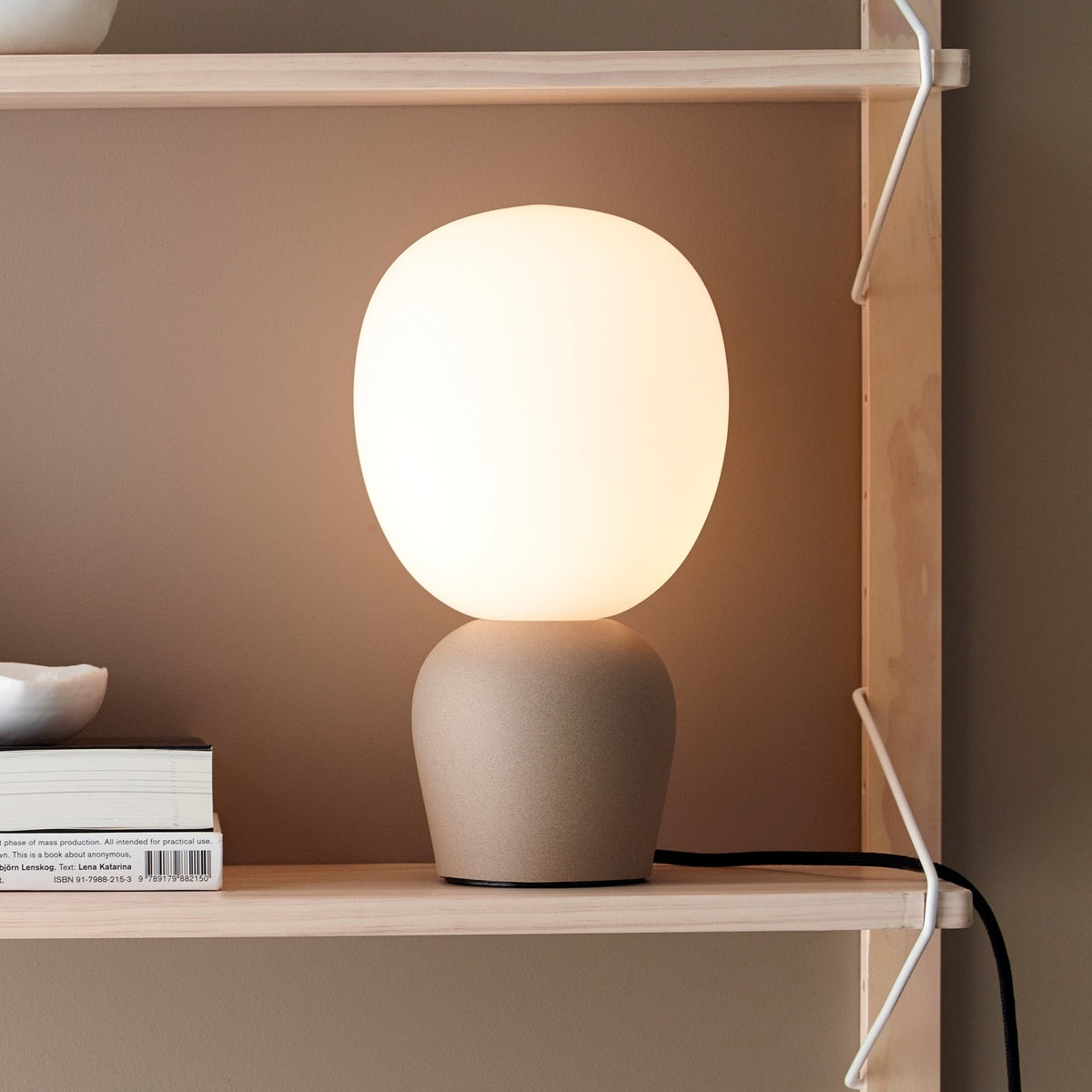 Buddy Table Lamp in Sand